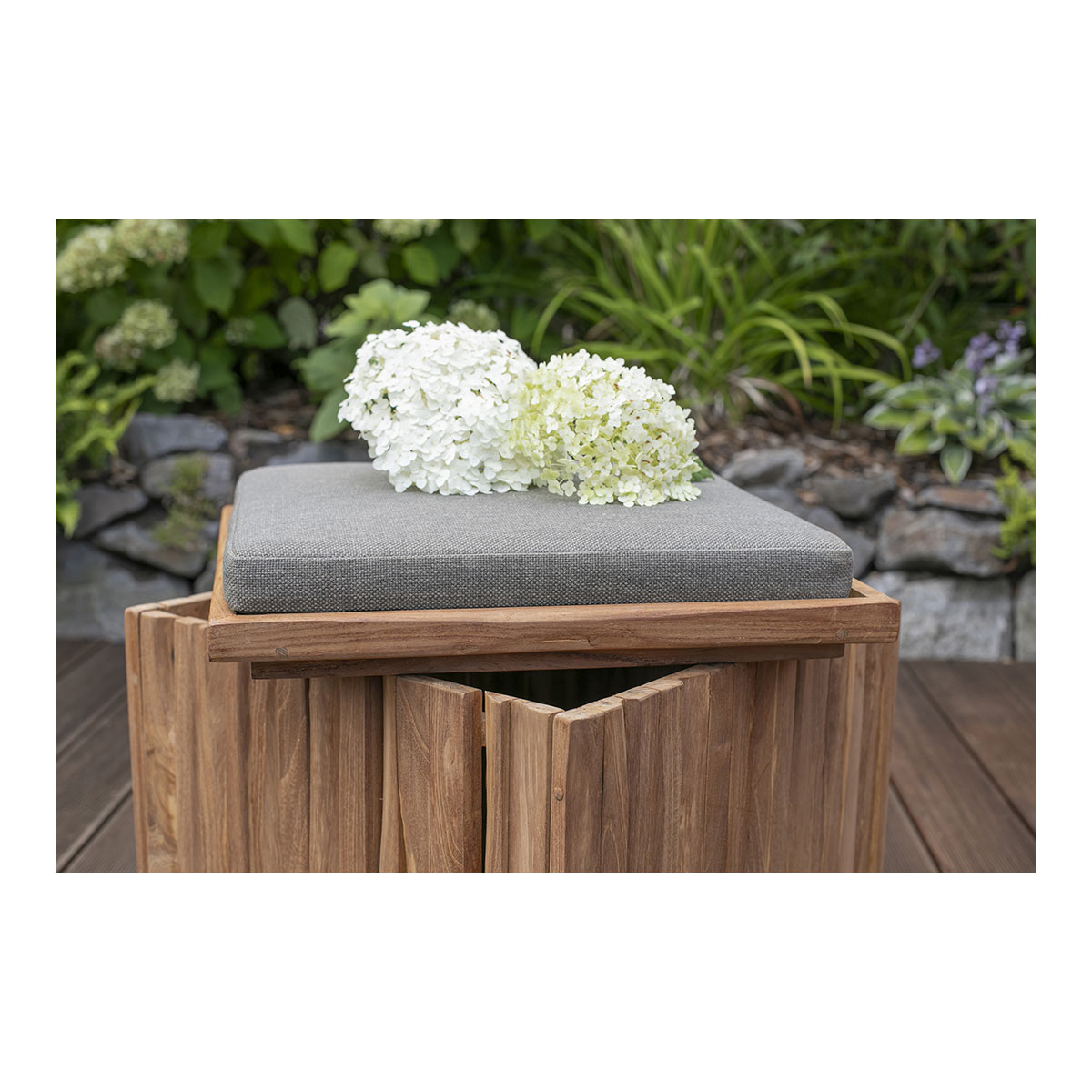 Teak-Box / -Hocker, inkl. Kissenauflage Teak-Box / -Hocker, inkl. Kissenauflage