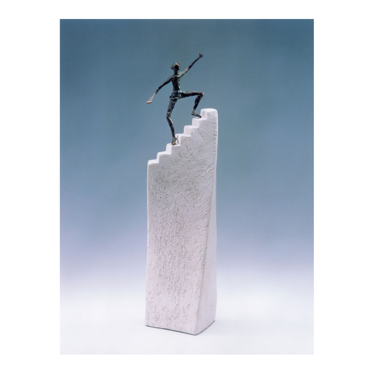  Bronzefigur auf Sockel "Stufen zum Erfolg"